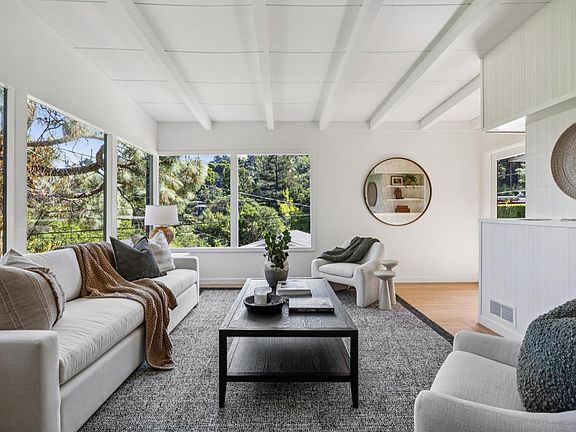4th image of 485 Montecito Avenue