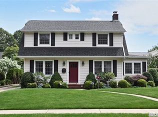 147 Wellington Rd, Garden City, NY 11530