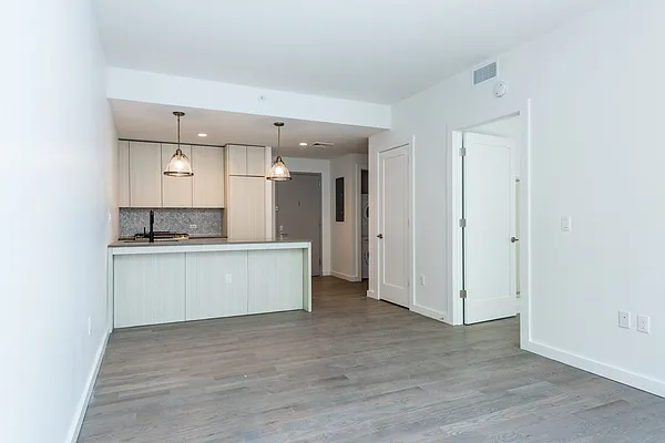 Rented by Nooklyn NYC LLC | media 18