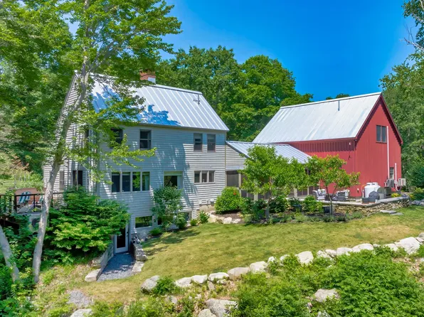 226 Graytown Road, Sedgwick, ME 04676
