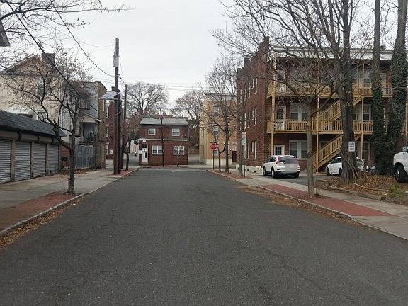 4th image of 31 Grant St Unit A
