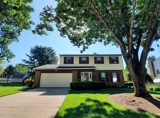 5722 Breezewood Dr, Cincinnati, OH 45248