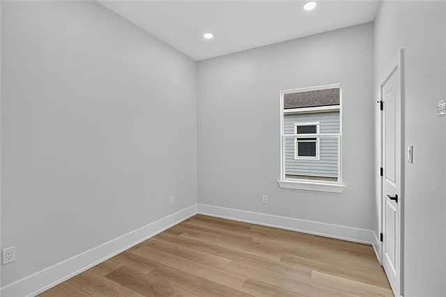 401 E 1st St #A — Photo 5