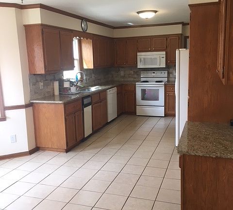 5th image of 246 Ramblewood Dr