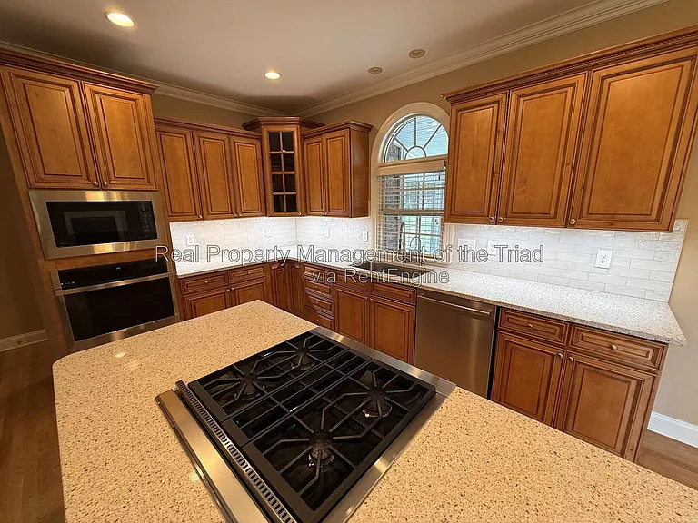 1016 Longhorn Ct — Photo 6