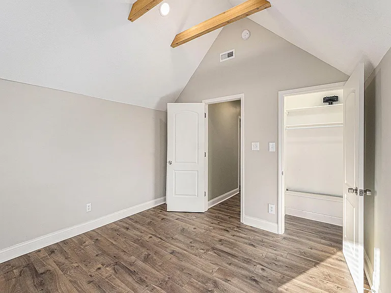 111 Park Ave — Photo 18