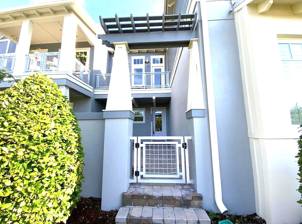 Building Photo - 8989 Laureate Blvd