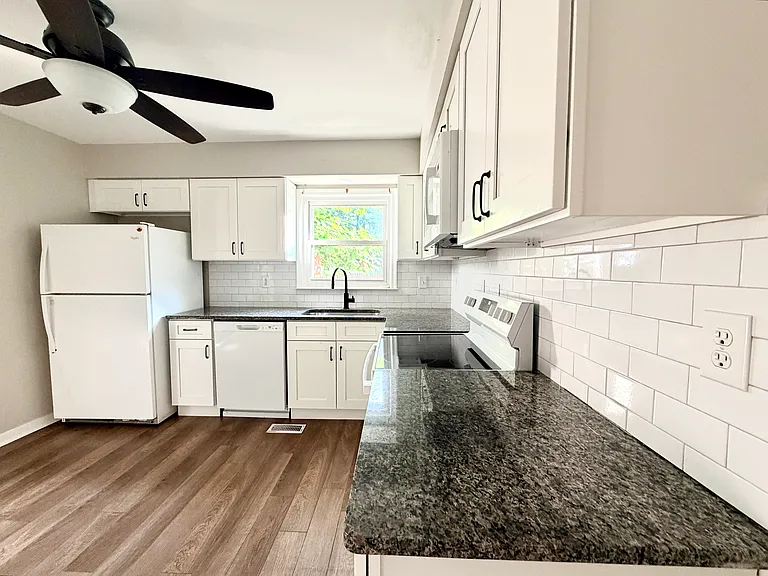 Newly Renovated Kitchen