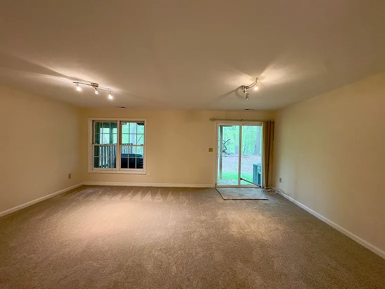 53 Cedarwood Cir — Photo 7