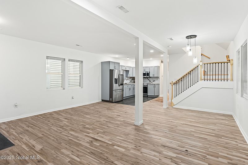 4th image of 415 6th Avenue