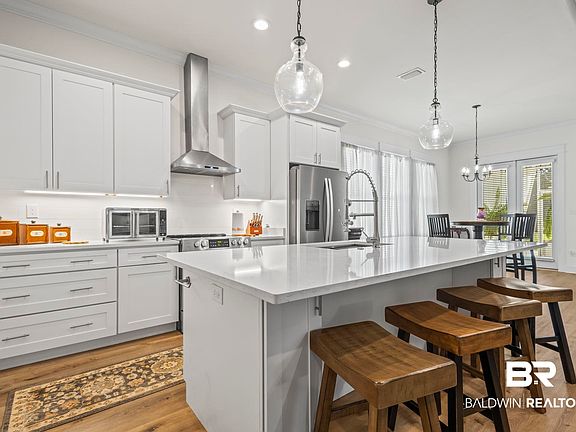 4th image of 8080 Carmel Cir