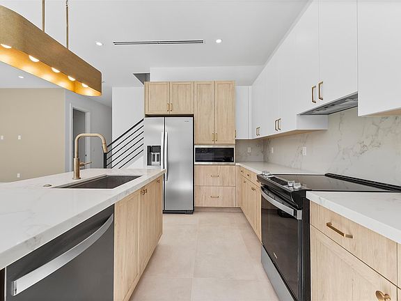 4th image of 3296 SW 15th Avenue #3296