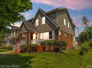 2994 Cumberland Rd, Berkley, MI 48072