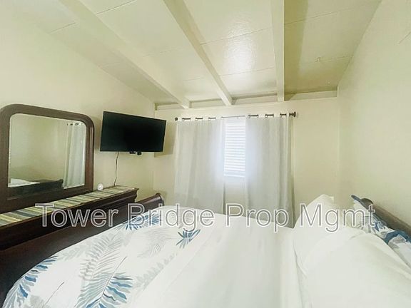5th image of 5936 41st St