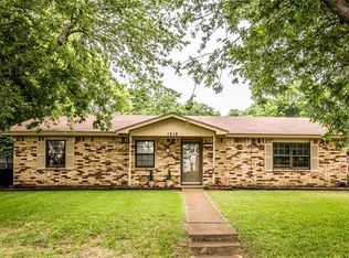 1218 W Mitchell St, Arlington, TX 76013