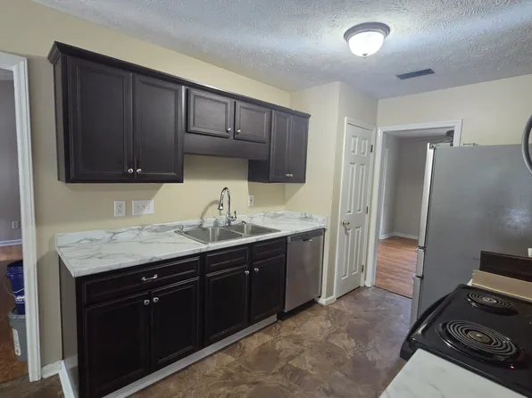 6135 Arabello Rd, Hope Mills, NC 28348