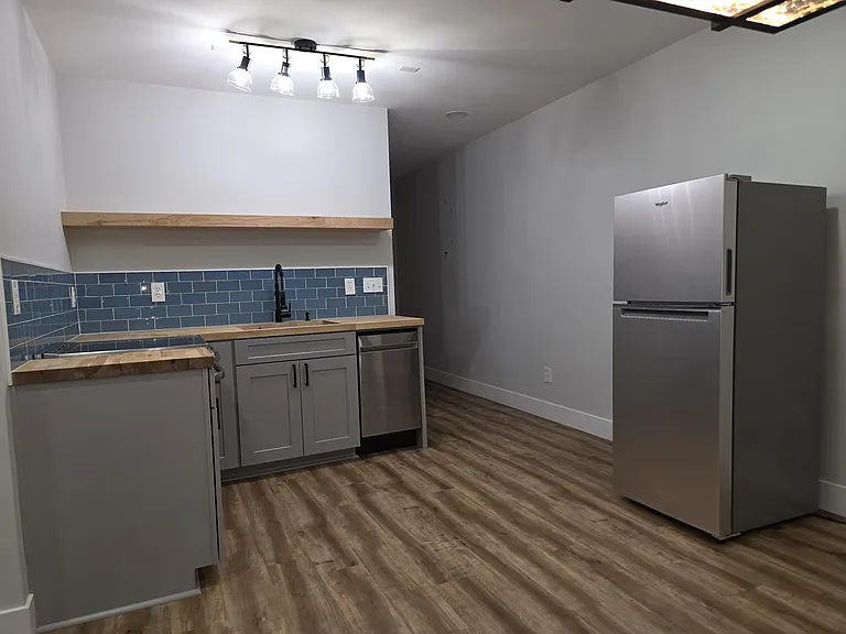 319 Silverberry Ct — Photo 4