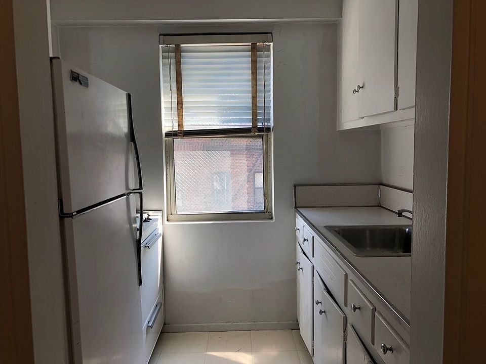 1st image of 17270 Highland Ave APT 5T