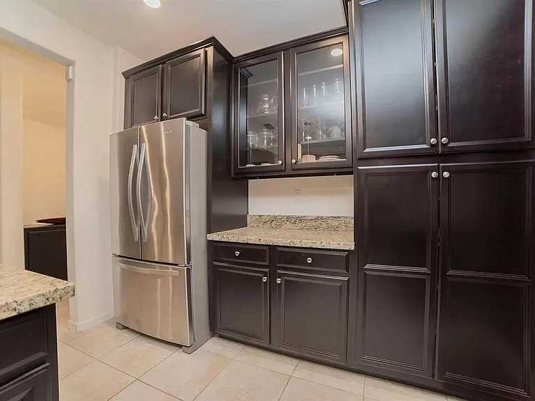 1088 Arrington Dr — Photo 6