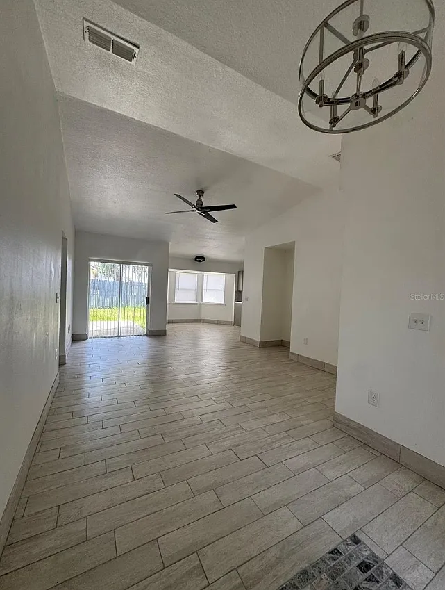 4 bed, 1500 sqft, $1,975 — Photo 4