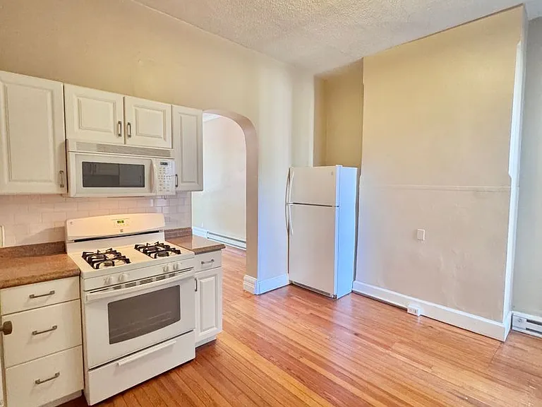 342 N 8th St — Photo 8