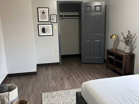4th image of 125 Sherwood Ct #6
