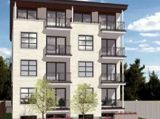 370 Cambridge St N #1, Ottawa, ON K1R 7B7