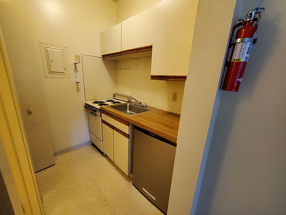 5th image of 250 S Burrowes St #1