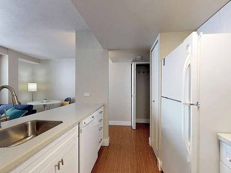 Avenue 8 at Mayfair — Photo 28