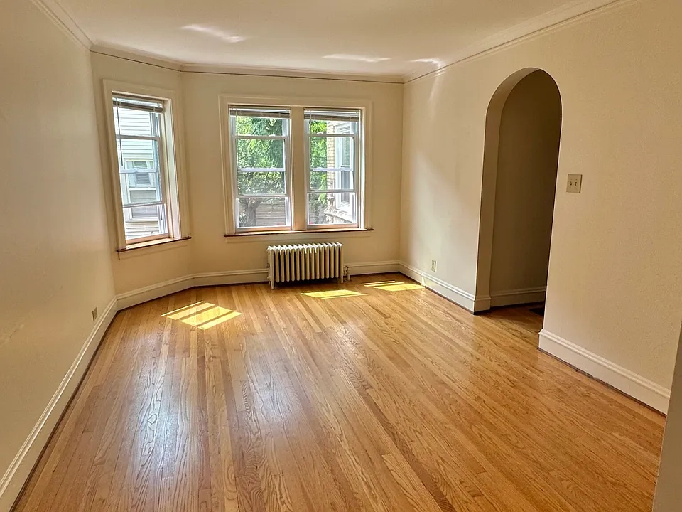 1436 W Thome Ave #1C