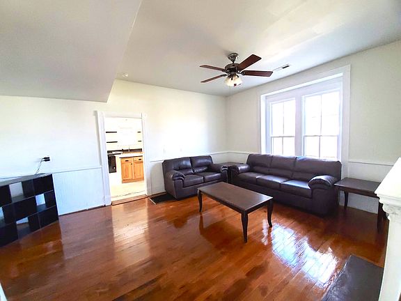 4th image of 526 Monroe St #2