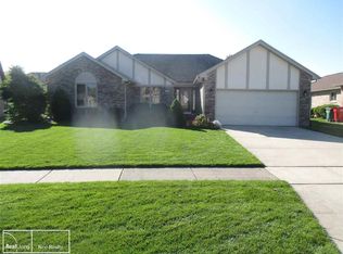 15978 15978 Amy Ln, Macomb, MI 48042