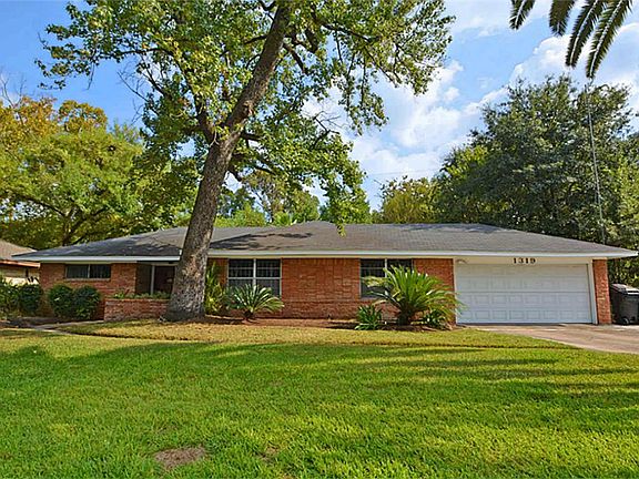 3rd image of 1319 Ansbury Dr