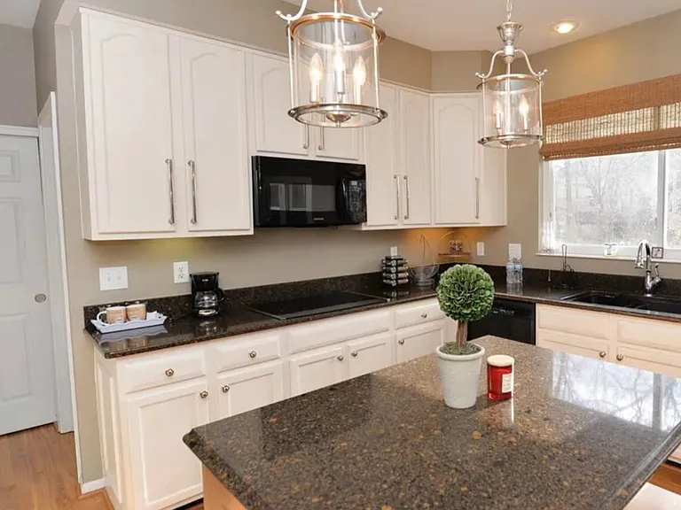 1867 Grovepointe Dr — Photo 4
