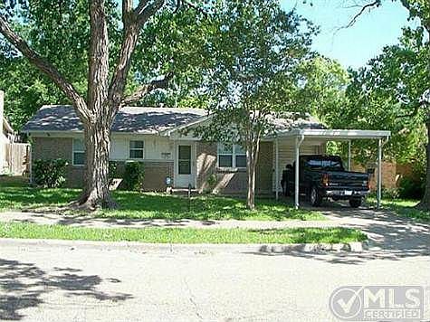 2nd image of 2624 Emerald Dr