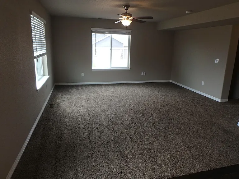 10813 Rowley Dr — Photo 7