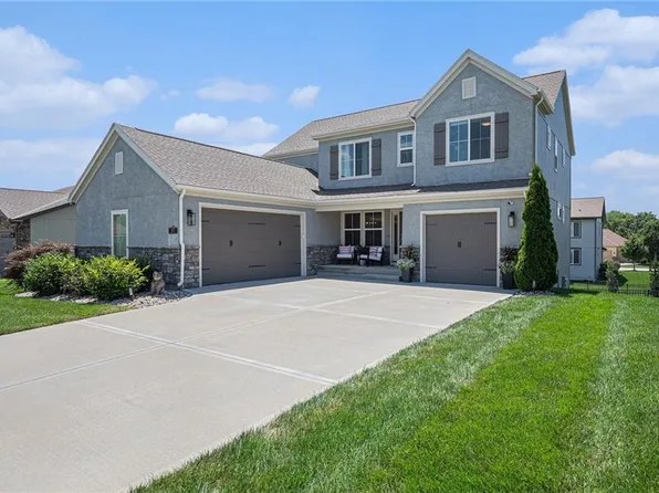 8630 N Farley Ave, Kansas City, MO 64157