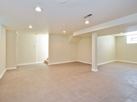 4th image of 15929 S Park Ave
