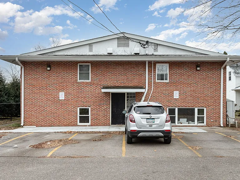 215 Birch St S — Photo 23