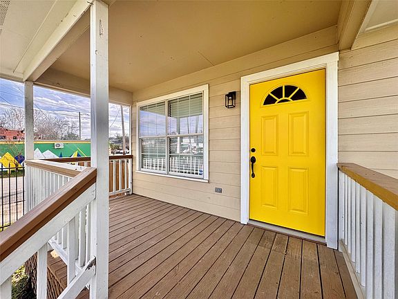 5th image of 301 Enid St