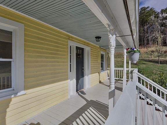 3rd image of 1616 Still House Dr