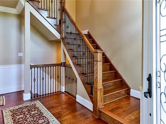 4th image of 3251 Annandale Dr