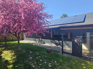 3139 SW Reindeer Ave, Redmond, OR 97756