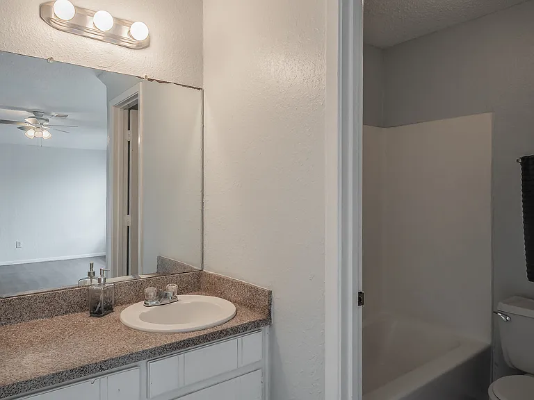 422 Signal Hill Ct N — Photo 18