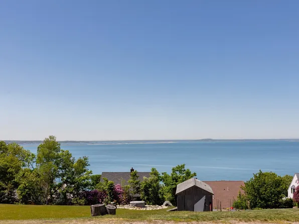 111 Rocky Hill Rd, Plymouth, MA 02360
