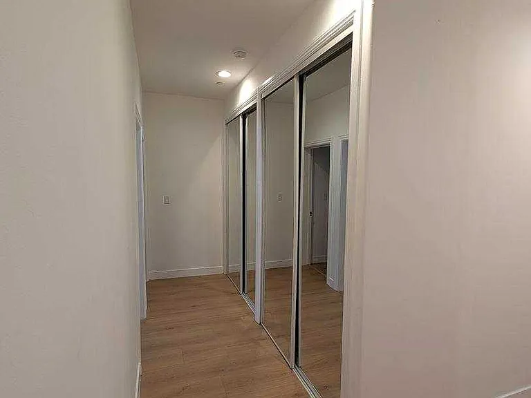 S La Peer Dr — Photo 12
