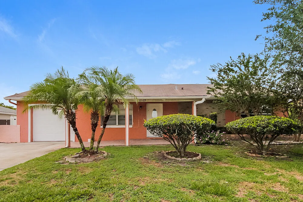 3 bed, 2.0 bath, 1476 sqft, $2,380 — Photo 1