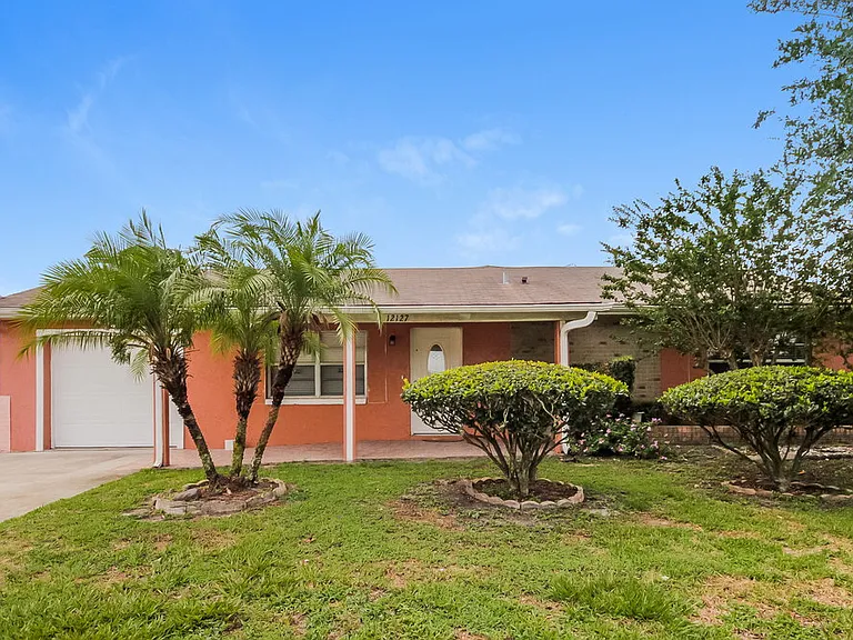12127 Dakota Woods Ln — Photo 1