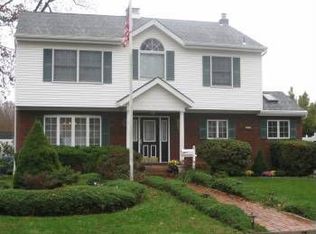 782 Clinton Pl, Belford, NJ 07718