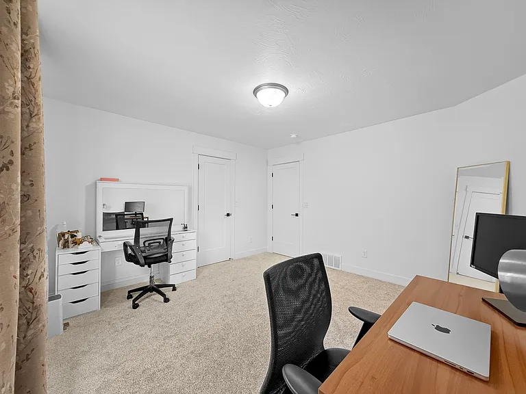 617 S 1080 W — Photo 31